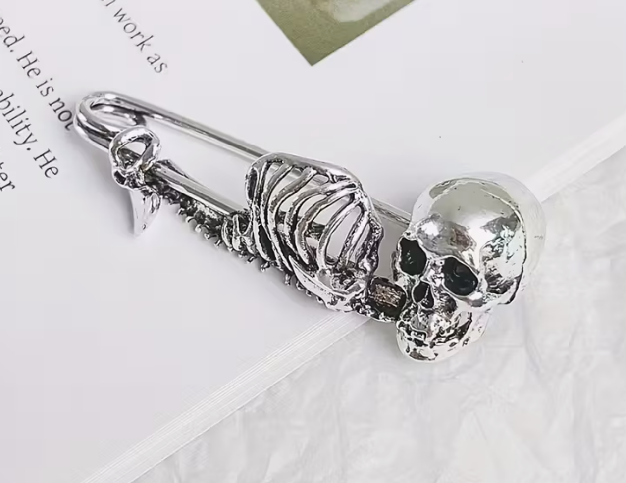 Skull Safety Pin