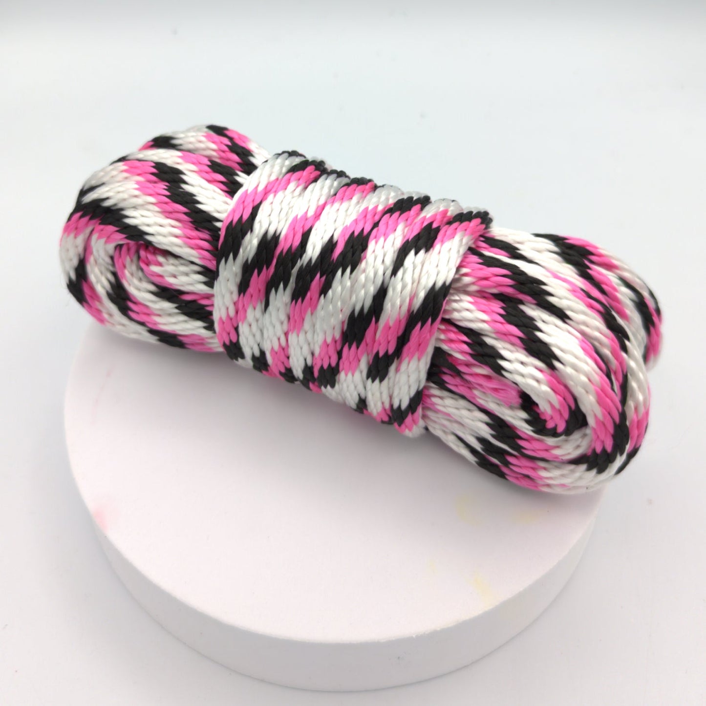 Blacklight Reactive Bondage Rope – 5/16" –  8mm – Solid Braid MFP Rope - 30ft