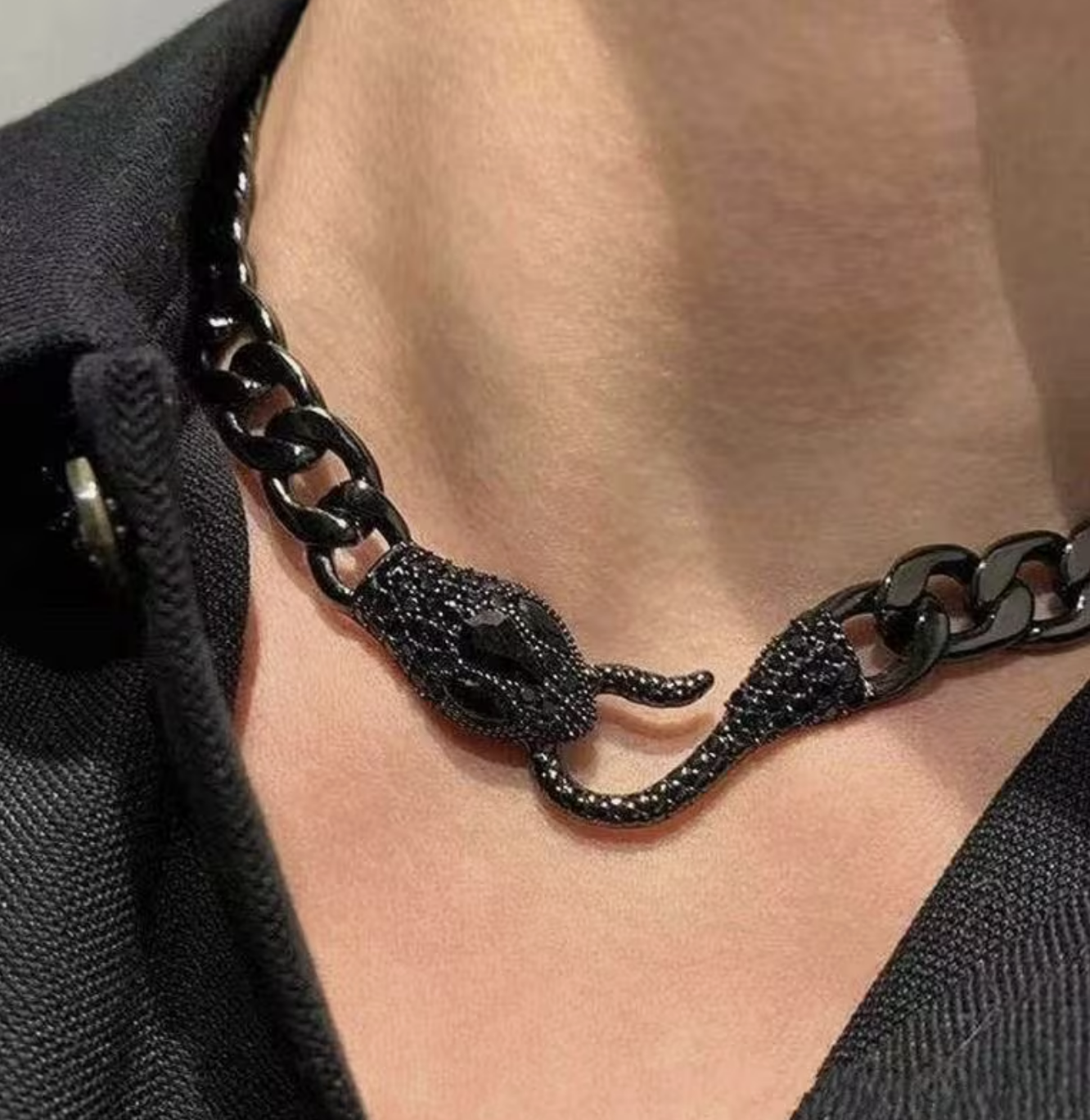Gothic Punk Black Medusa Snake-Shaped Pendant Choker Necklace